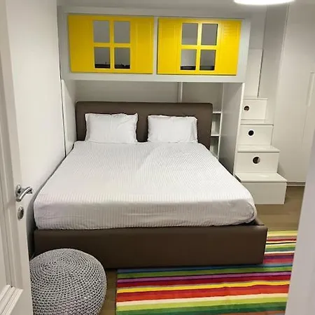 Stylish Apartment *